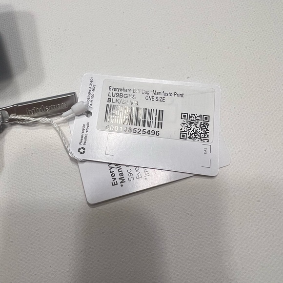 NWT Lululemon Everywhere Belt Bag 1L Manifesto Print!!🔥 (B3) - Picture 3 of 5